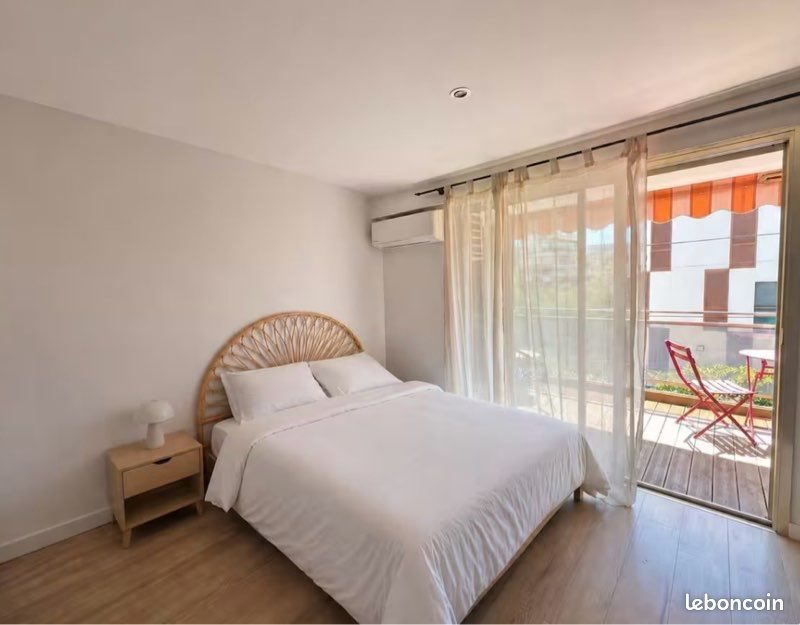 Appartement à louer, 27m², Antibes