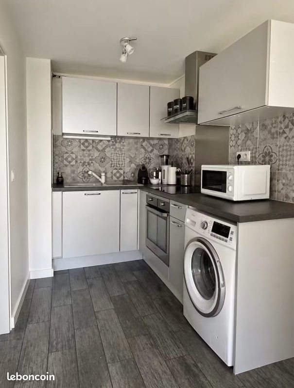 Appartement à louer, 27m², Antibes