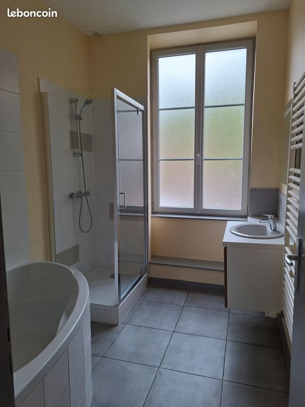 Appartement à louer, 77m², Thizy