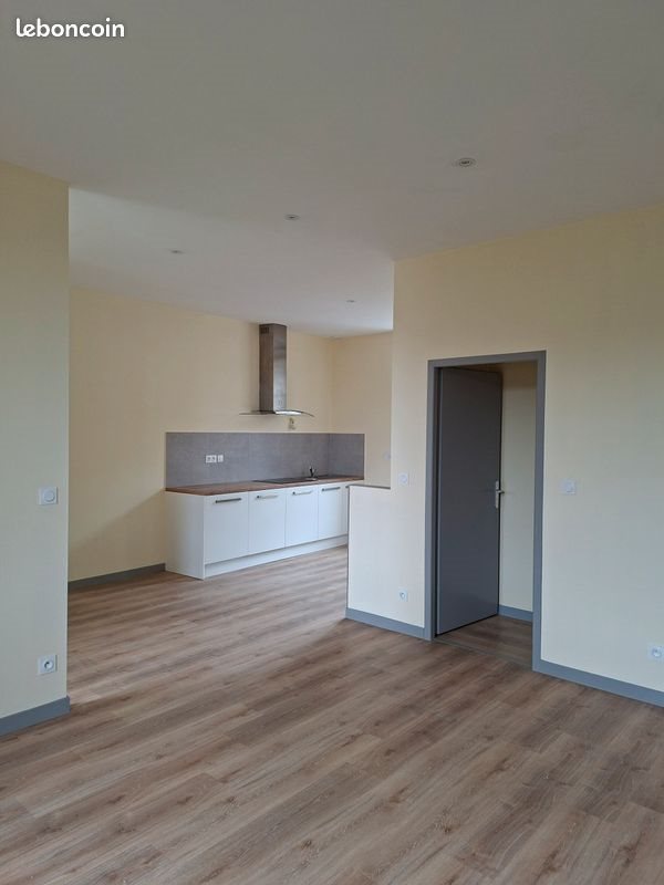 Appartement à louer, 77m², Thizy