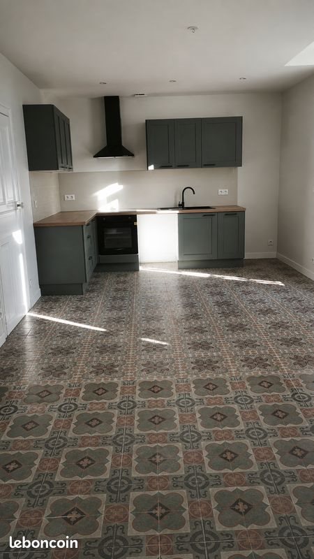 Appartement à louer, 43m², Pouzolles