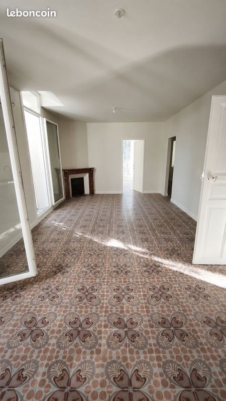 Appartement à louer, 43m², Pouzolles