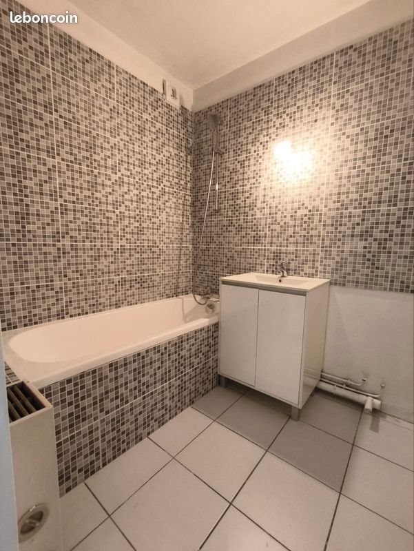 Appartement à louer, 78m², Avon