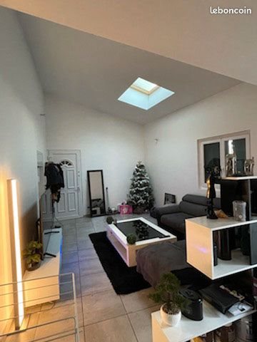 Appartement à louer, 65m², Montredon-des-Corbières