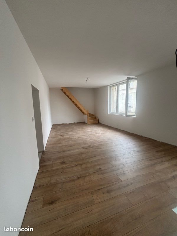 Maison à louer, 80m², Mortagne-sur-Gironde