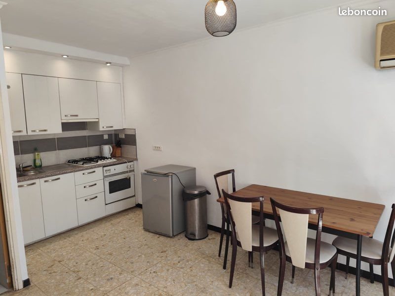 Maison à louer, 45m², Saint-Geniès-de-Fontedit