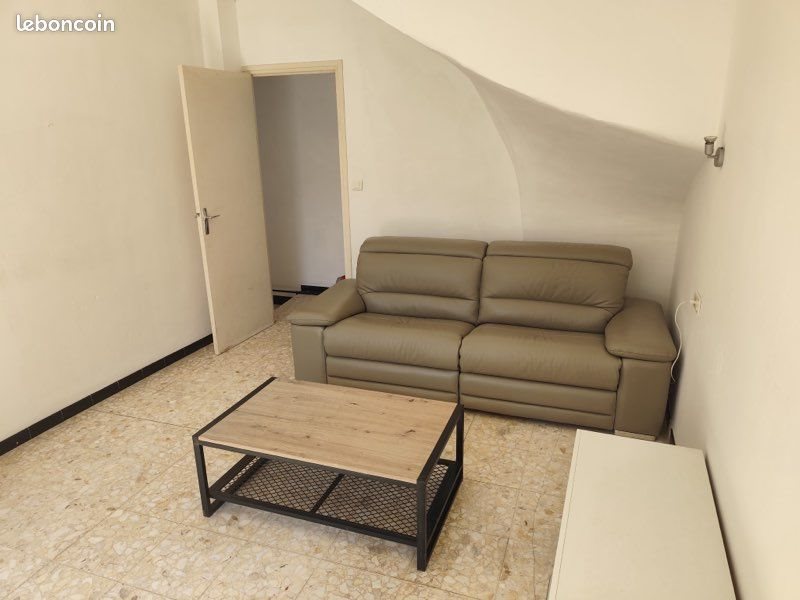 Maison à louer, 45m², Saint-Geniès-de-Fontedit