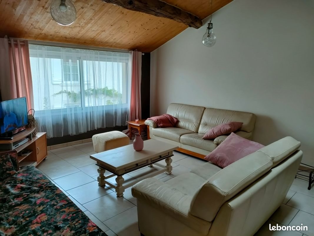 Maison à louer, 100m², Villieu-Loyes-Mollon