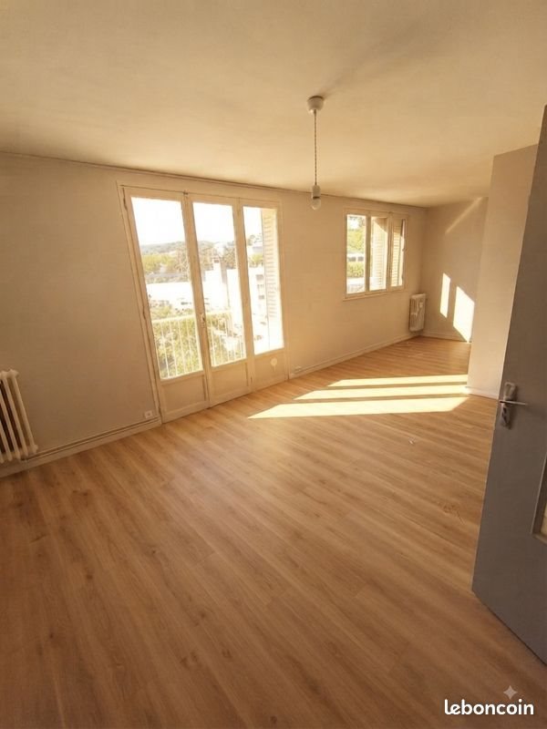 Appartement à louer, 84m², Privas
