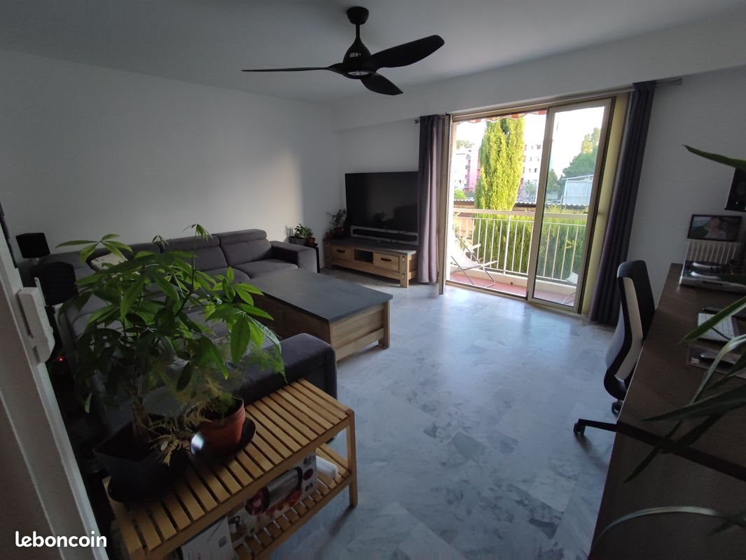Appartement à louer, 65m², Antibes