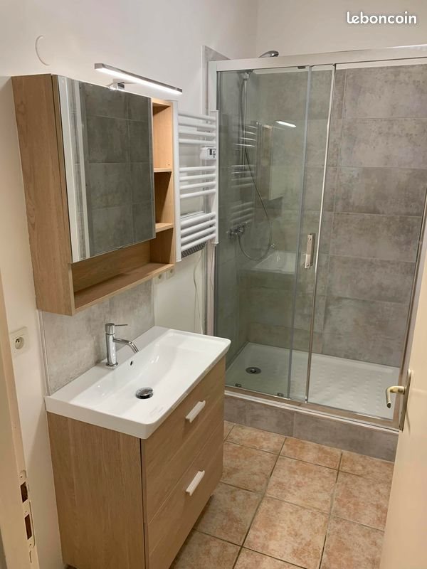 Appartement à louer, 70m², Montvendre