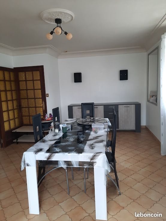 Maison à louer, 81m², Saint-Julien-de-Vouvantes