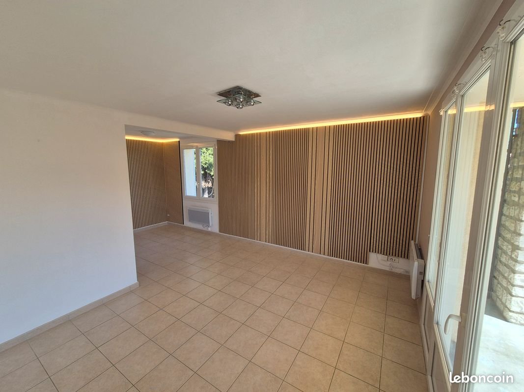 Appartement à louer, 74m², Pélissanne