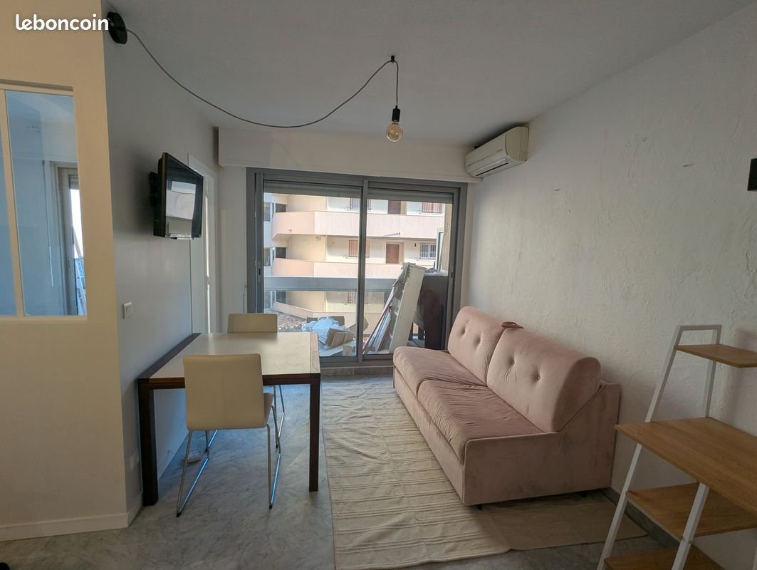 Appartement à louer, 27m², Antibes