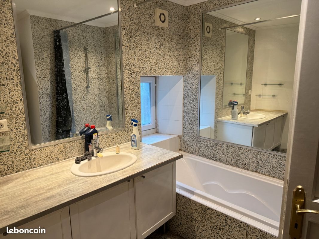 Appartement à louer, 90m², Pont-Saint-Esprit