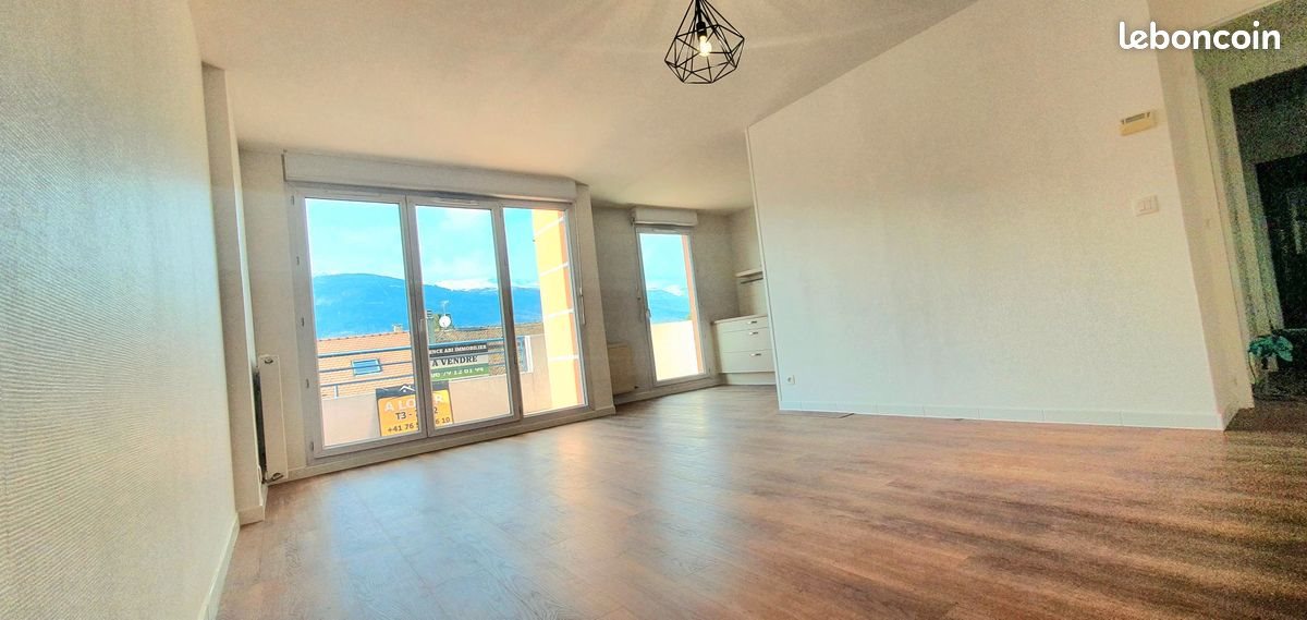 Appartement à louer, 75m², Saint-Genis-Pouilly