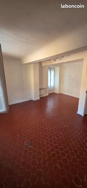 Maison à louer, 76m², Carnoules