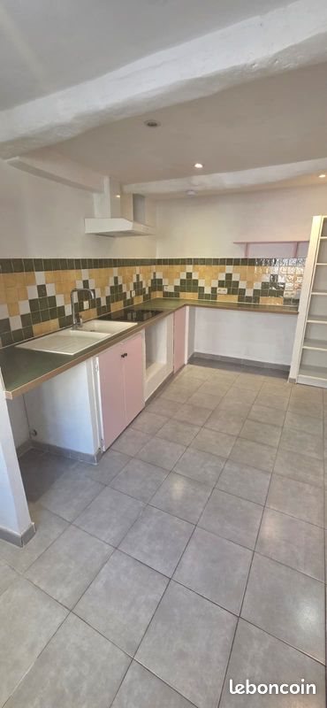 Maison à louer, 76m², Carnoules