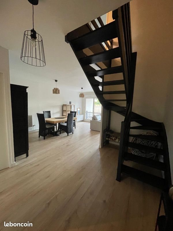 Appartement à louer, 101m², Reims