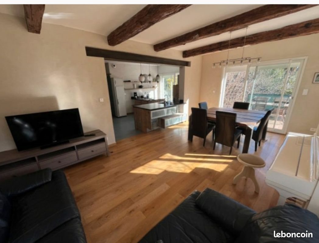 Maison à louer, 200m², Saint-Cyr-sur-Mer