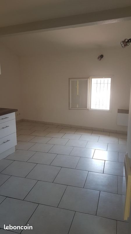 Appartement à louer, 24m², Saint-Maximin-la-Sainte-Baume