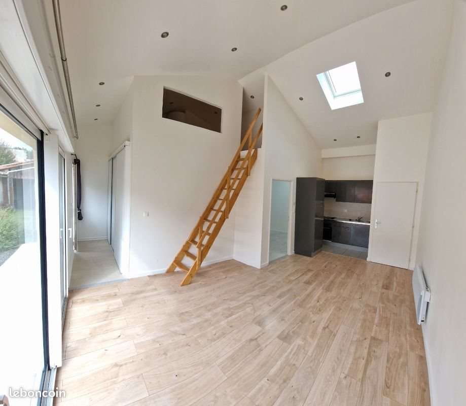 Appartement à louer, 45m², Izon