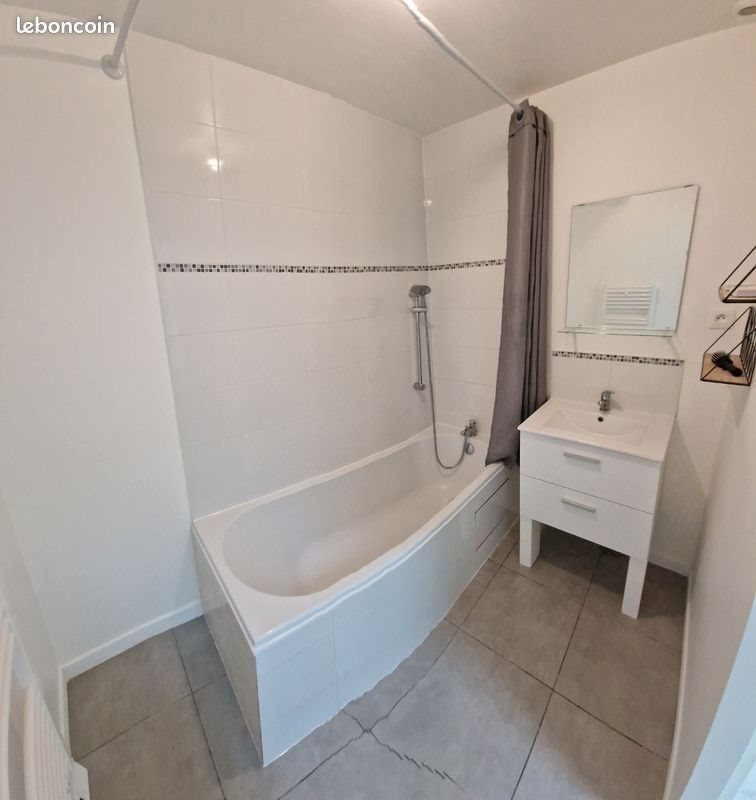 Appartement à louer, 45m², Izon