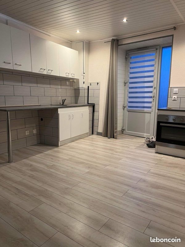 Appartement à louer, 90m², Montbron
