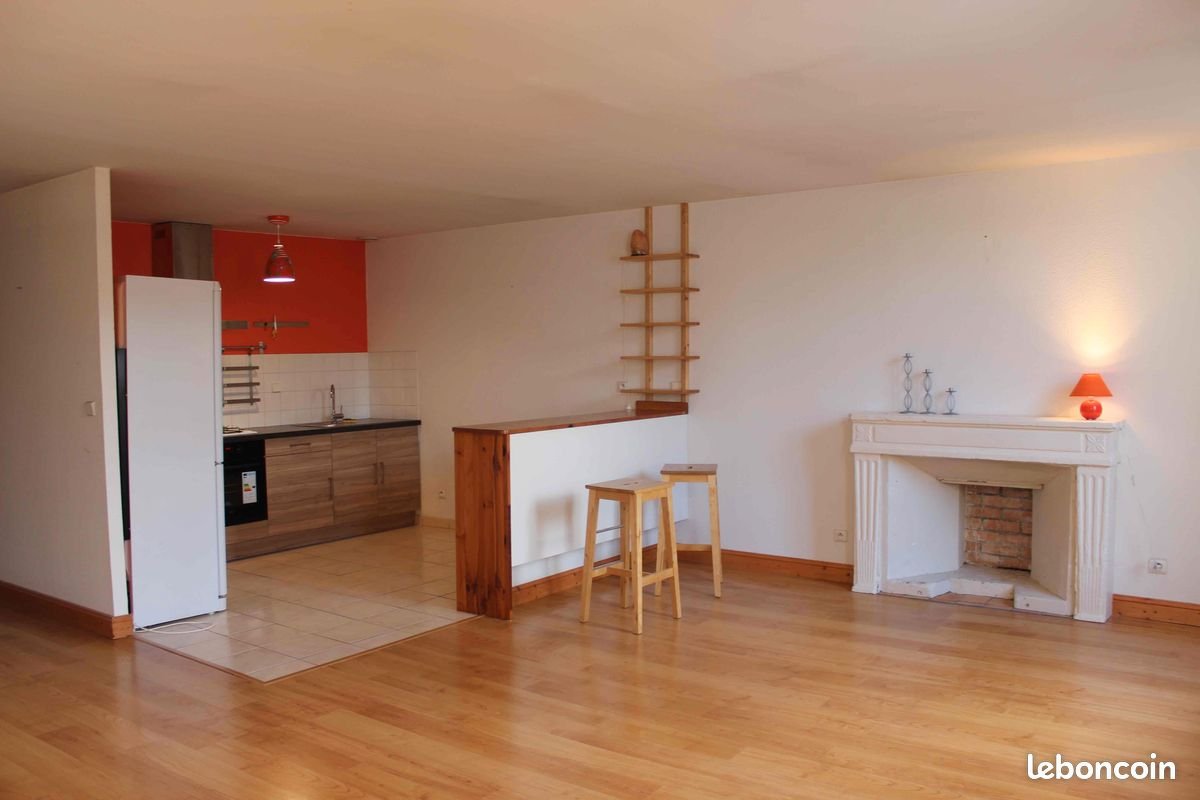 Appartement à louer, 63m², Saintes