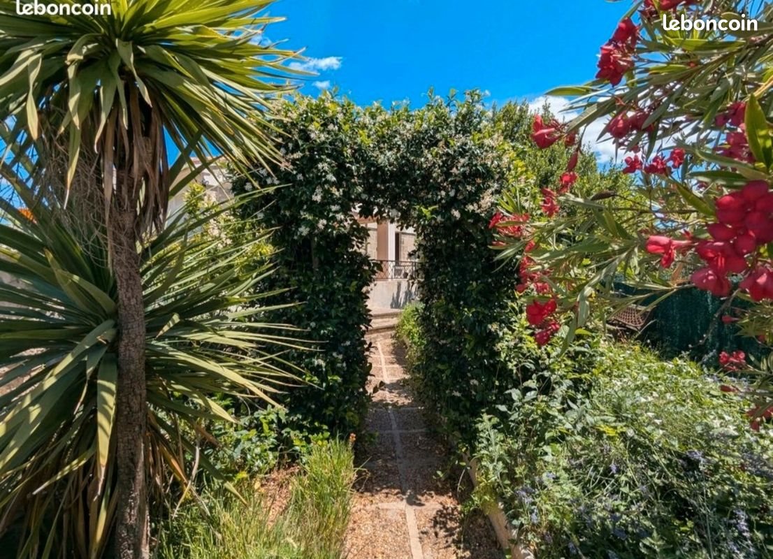 Maison à louer, 210m², Uchaud