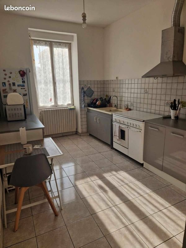 Appartement à louer, 91m², Poncin
