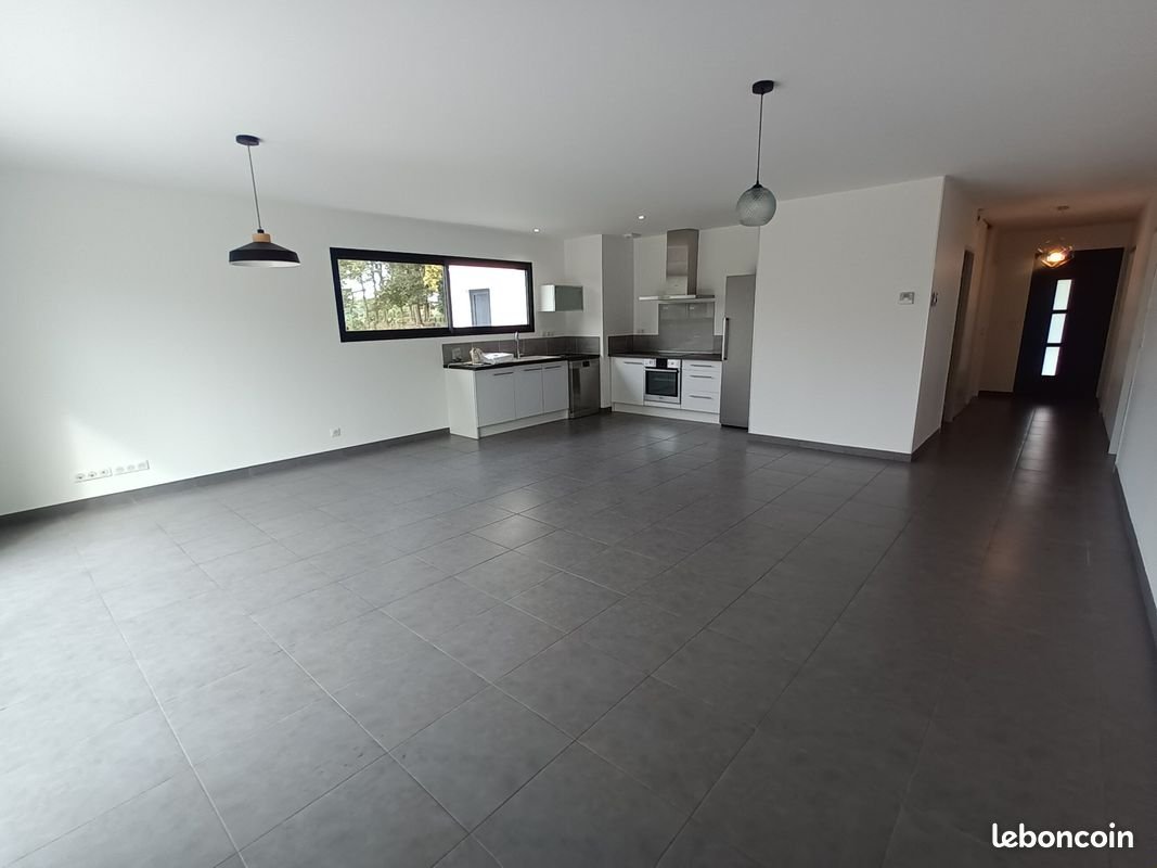 Maison à louer, 122m², Benquet