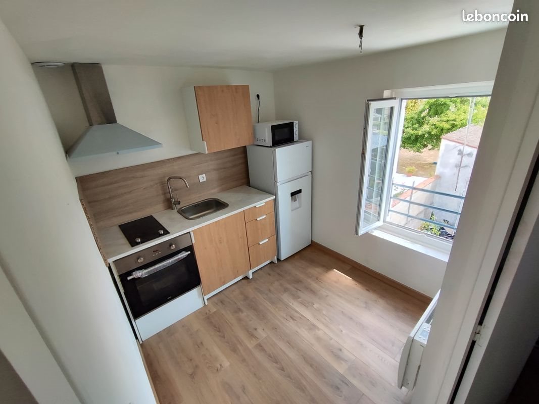 Appartement à louer, 23m², Saintes