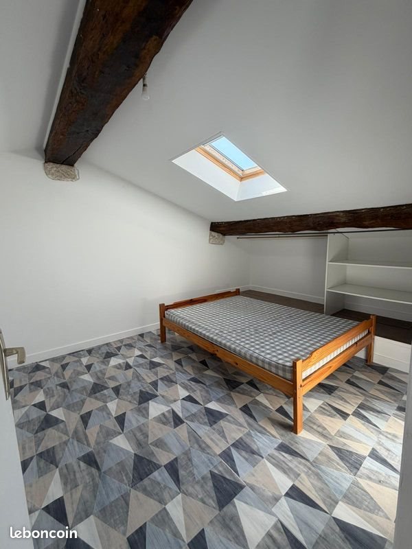 Appartement à louer, 57m², Saintes