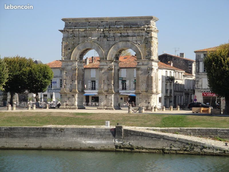 Appartement à louer, 82m², Saintes