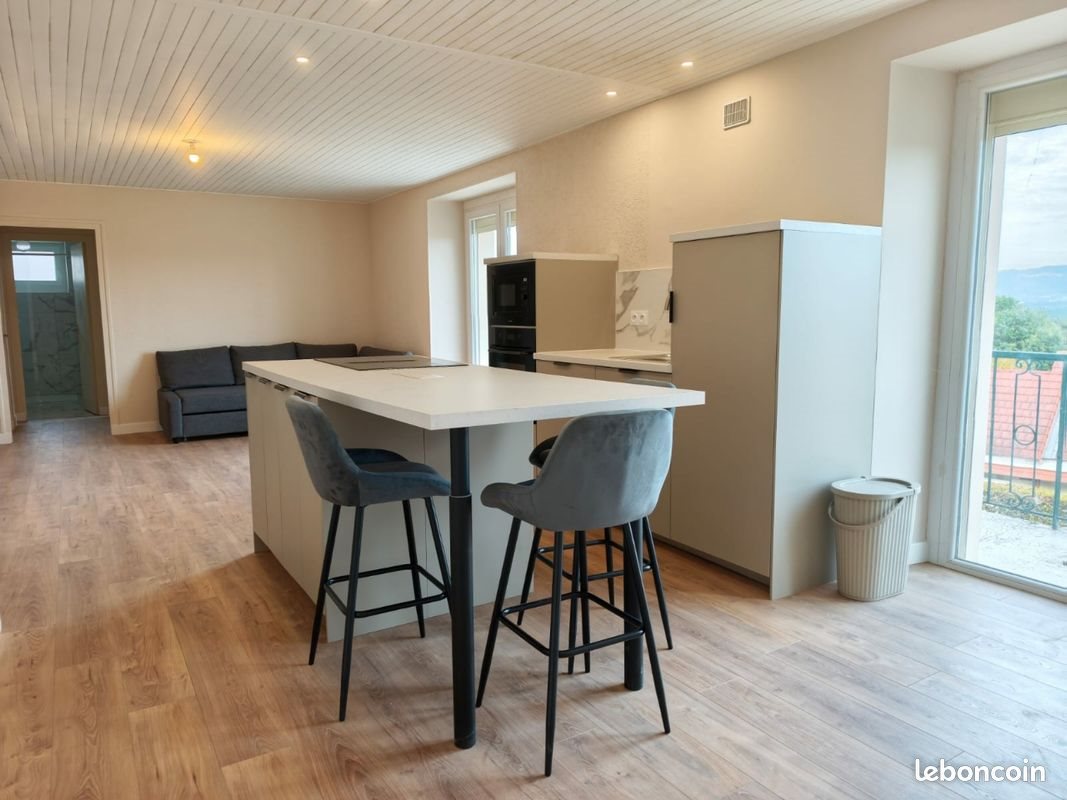 Appartement à louer, 54m², Farges