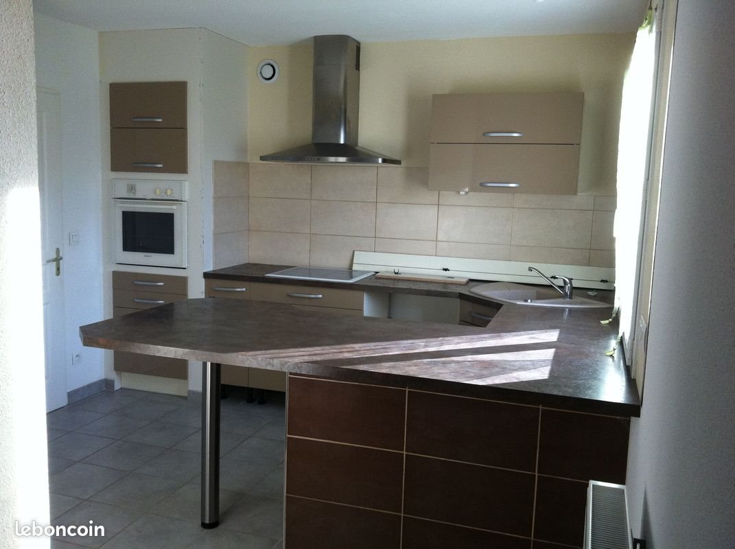 Maison à vendre, 99m², Certines