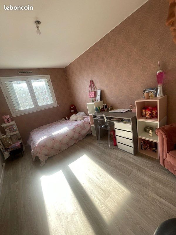 Appartement à louer, 95m², Châtillon