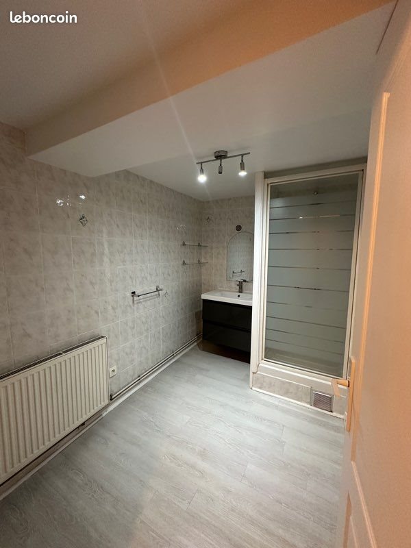 Appartement à louer, 80m², Sedan