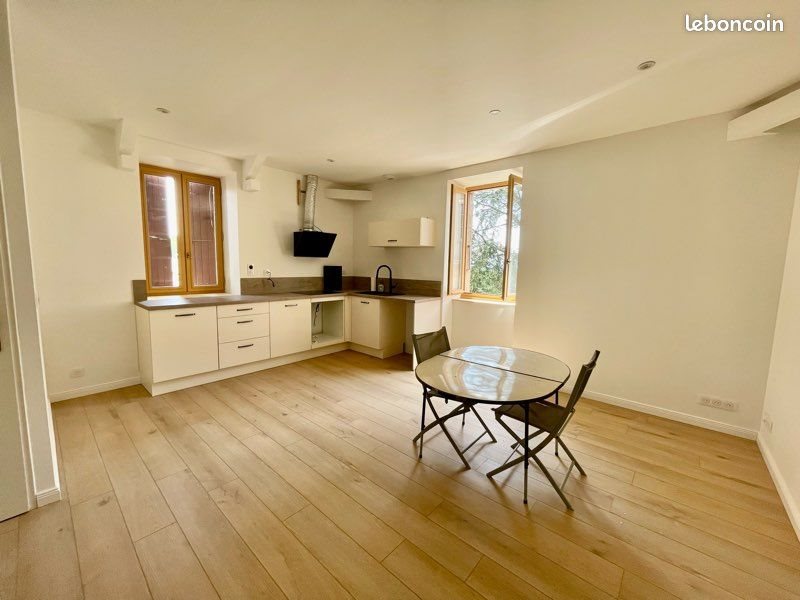 Appartement à louer, 50m², Aubenas