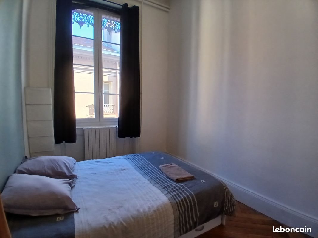 Appartement à louer, 211m², Saint-Etienne