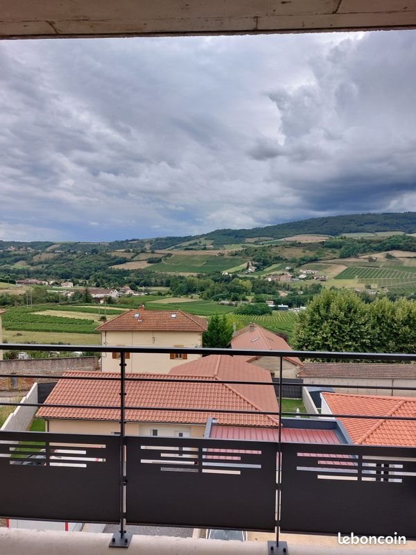 Appartement à louer, 62m², Létra