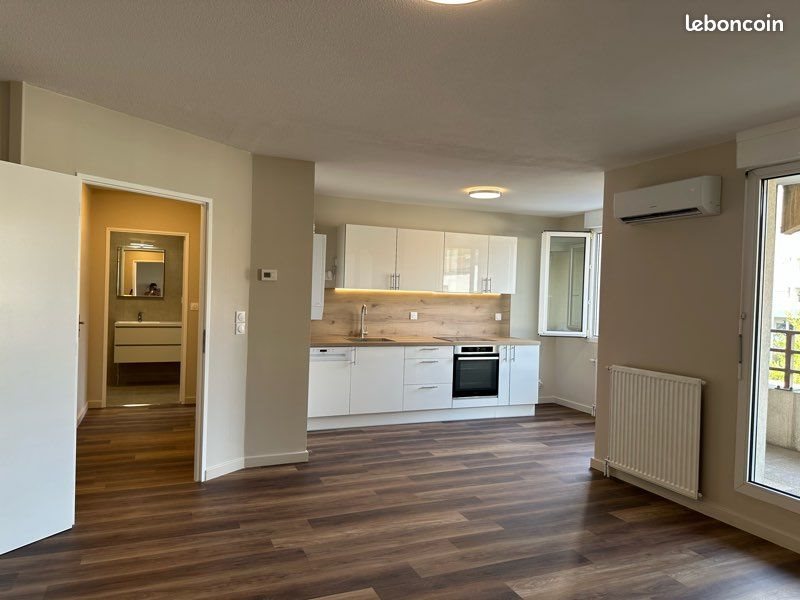 Appartement à louer, 55m², Décines-Charpieu