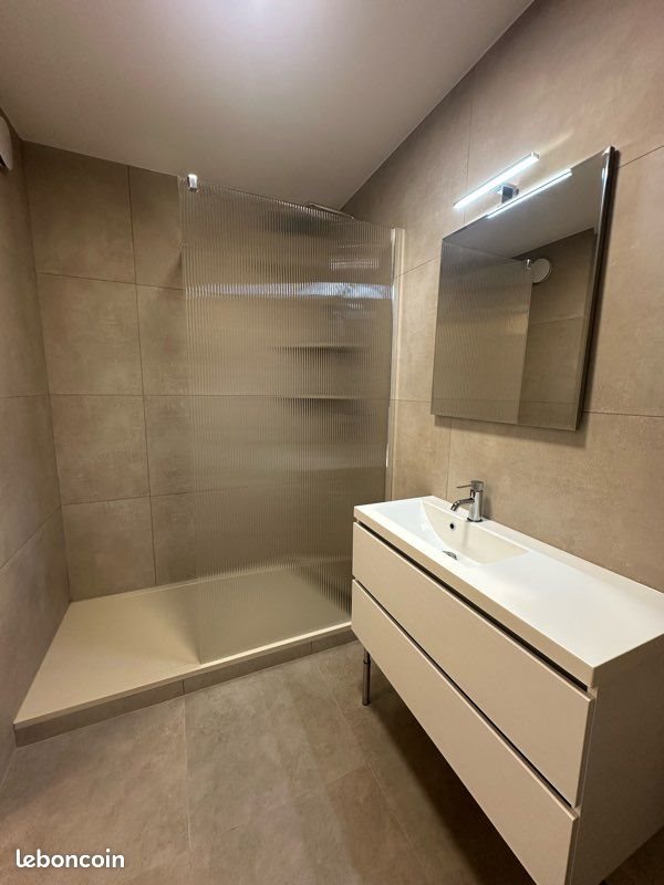Appartement à louer, 55m², Décines-Charpieu