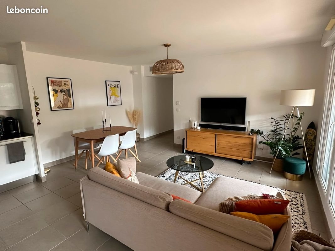 Appartement à louer, 63m², Marseille 8ème