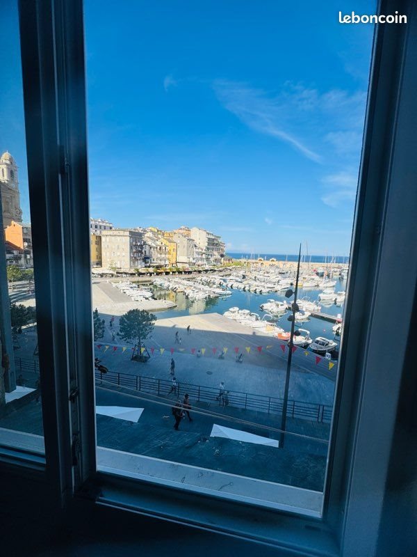 Appartement à louer, 80m², Bastia