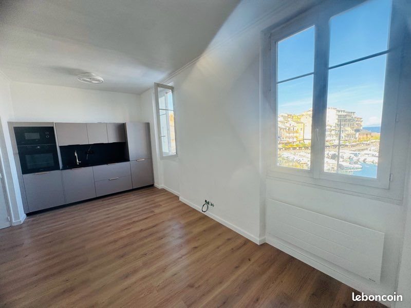 Appartement à louer, 80m², Bastia
