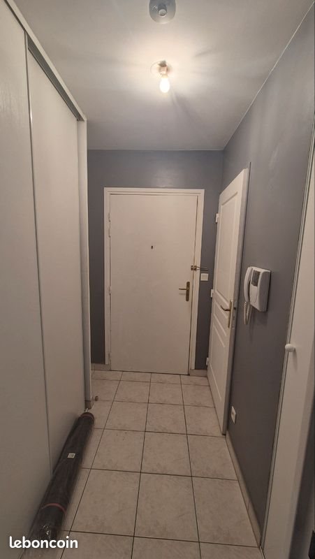 Appartement à louer, 28m², Meyzieu