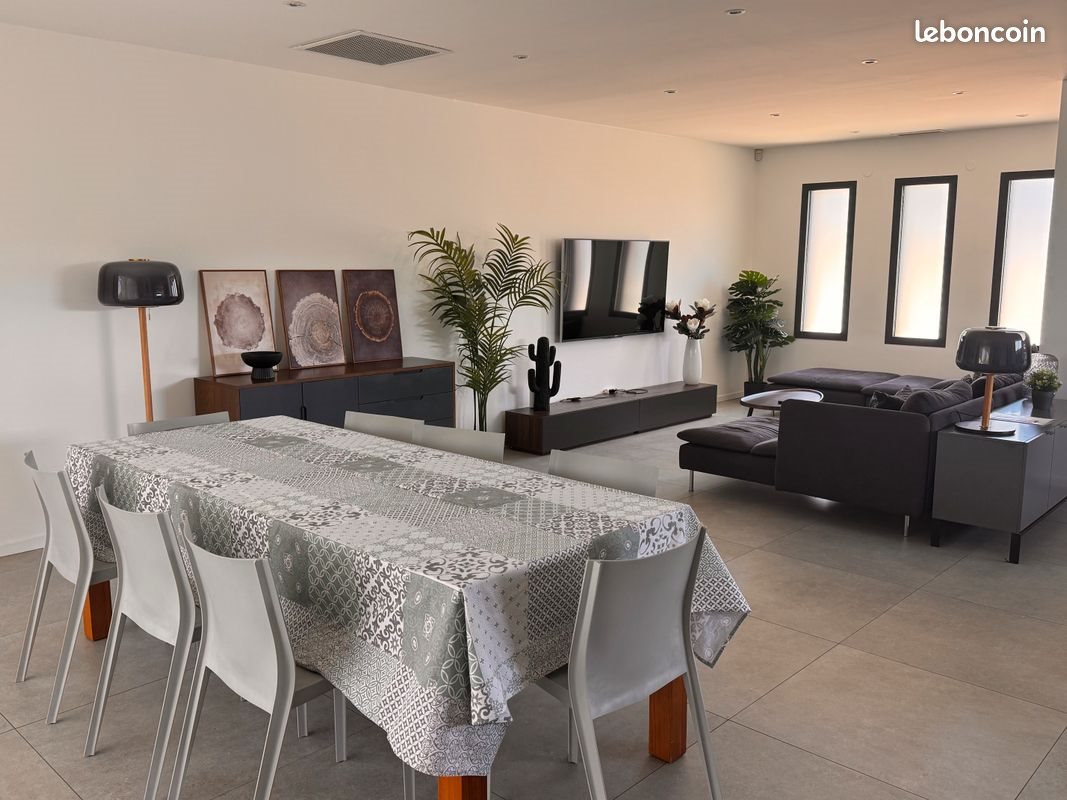 Maison à louer, 165m², Eguilles