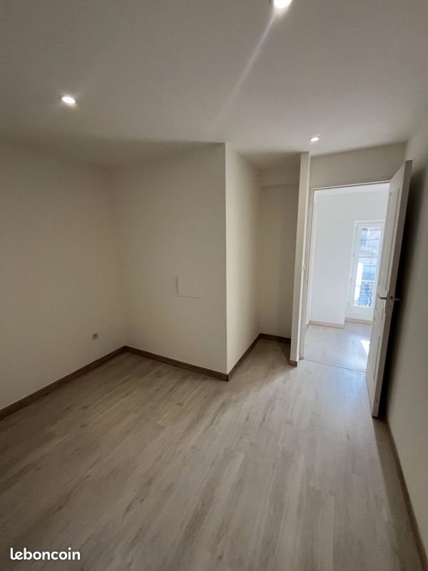 Appartement à louer, 55m², Mèze
